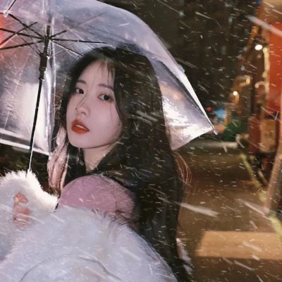 卡美娜万岁海报